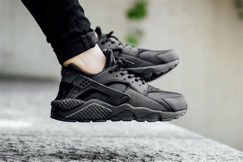 nike huarache run black